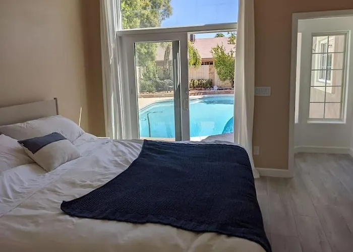 Heated Pool - Spacious, Cheerful 5br/3bath * Chandler