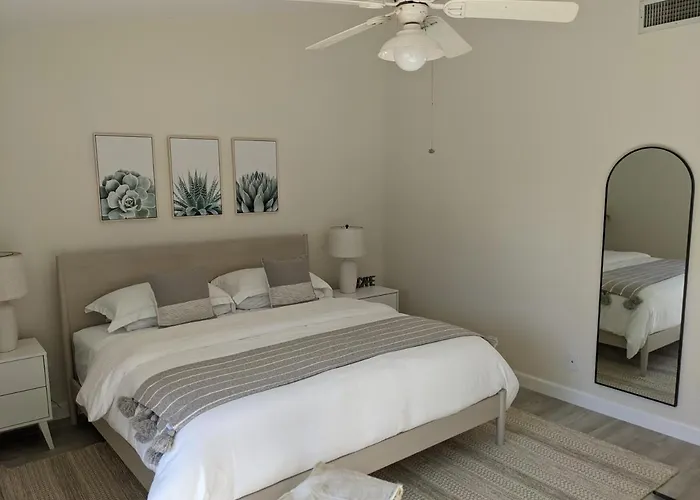Heated Pool - Spacious, Cheerful 5br/3bath Holiday home