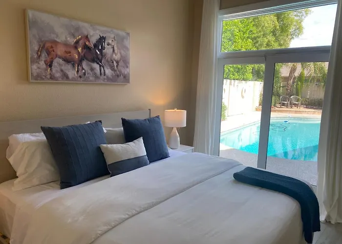 Heated Pool - Spacious, Cheerful 5br/3bath *