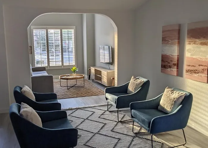 Heated Pool - Spacious, Cheerful 5br/3bath