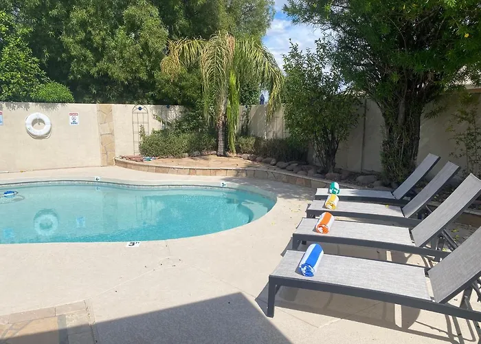 Heated Pool - Spacious, Cheerful 5br/3bath