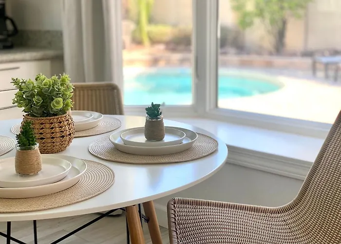 Holiday home Heated Pool - Spacious, Cheerful 5br/3bath Chandler
