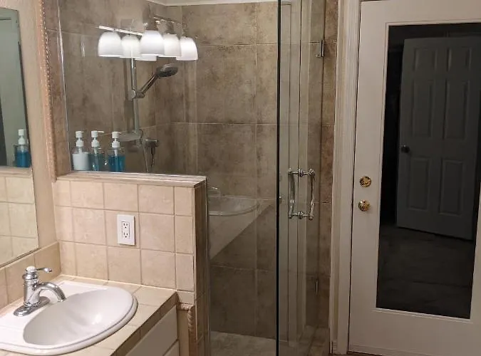 Heated Pool - Spacious, Cheerful 5br/3bath Chandler